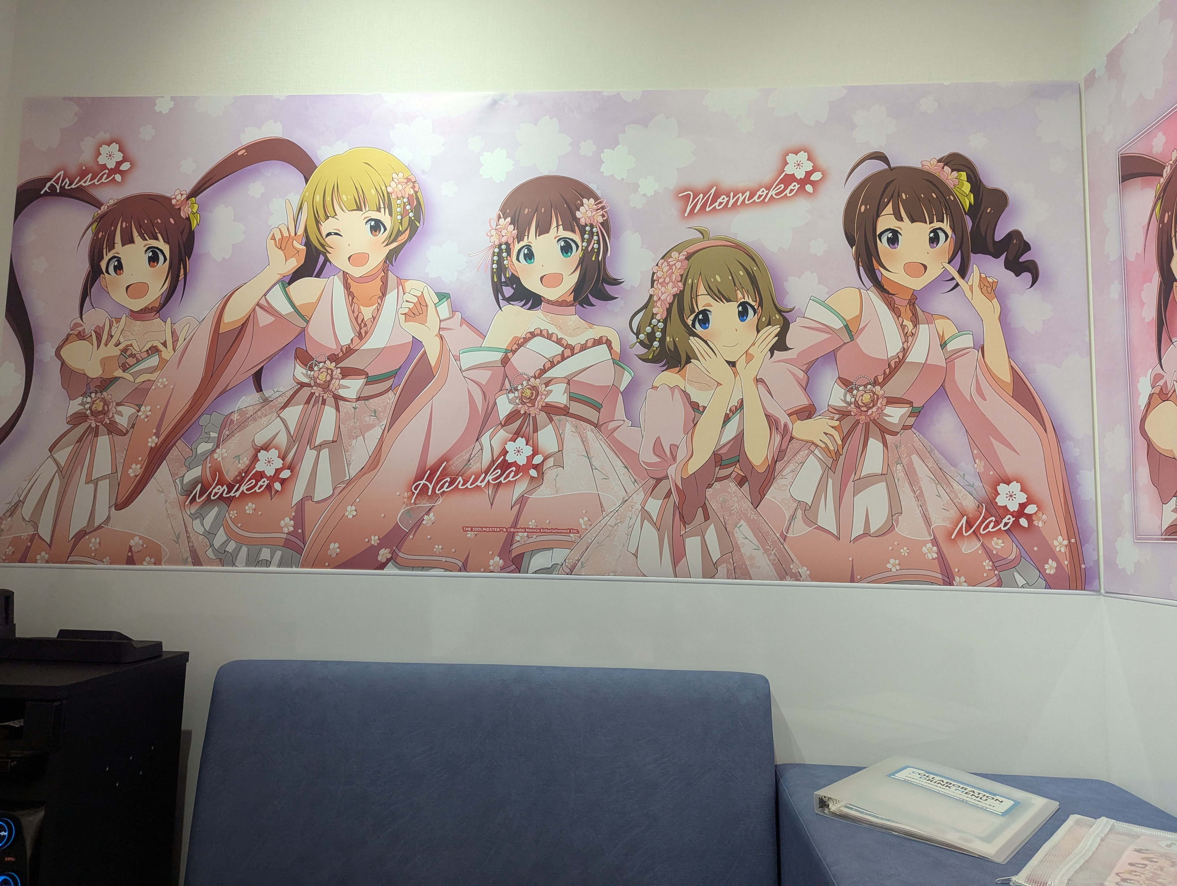 カラオケの鉄人コラボの壁