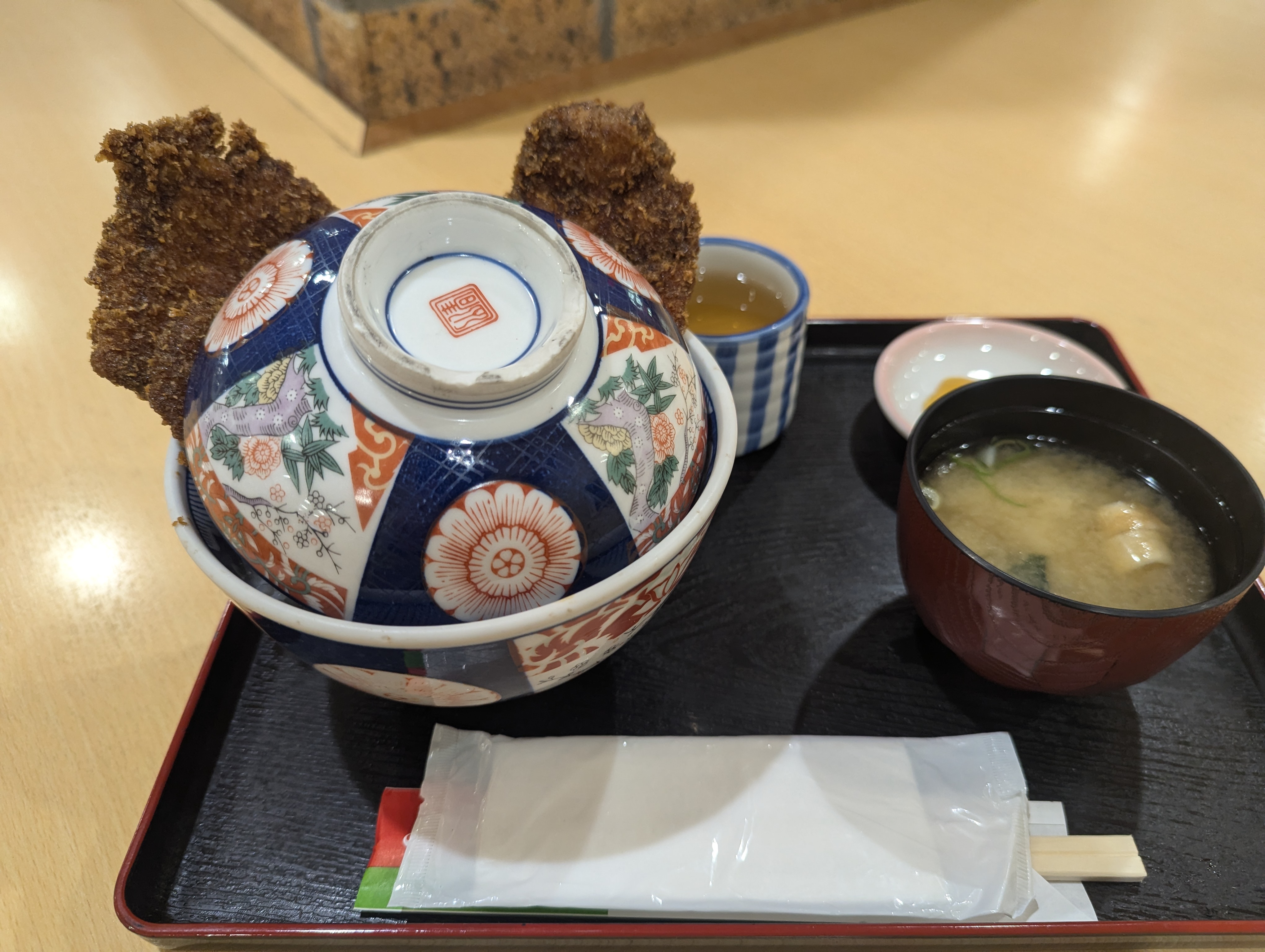 ソースカツ丼開ける前