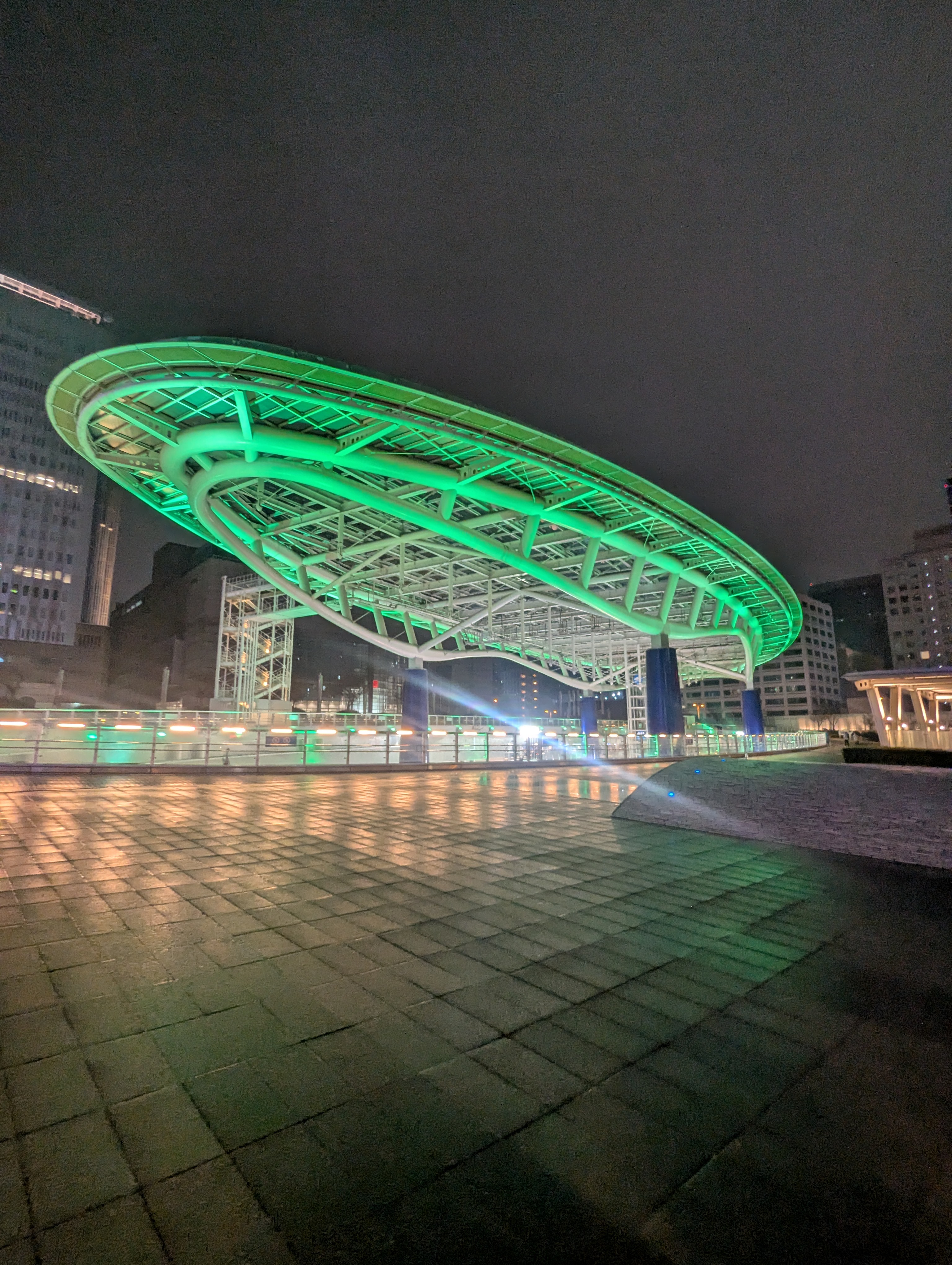 オアシス21の屋根